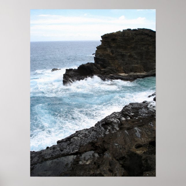 Póster Waves on Dark Rocks (Frente)