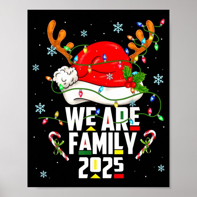 Póster We Are Family 2025 Black Christmas Tree Santa Pjs  (Frente)