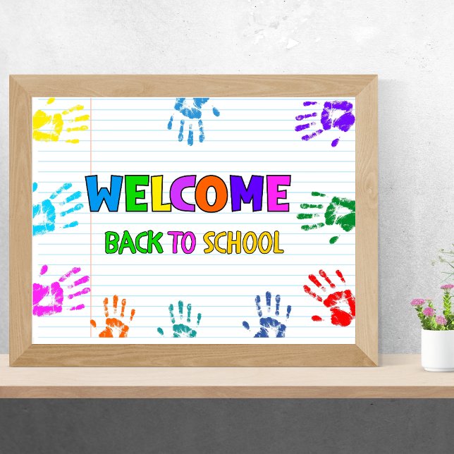 Póster Welcome Back To School First Day Of School  (Subido por el creador)