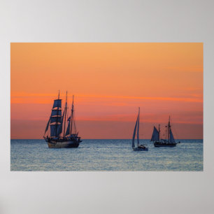 Póster Windjammer y puesta del sol en el mar Báltico