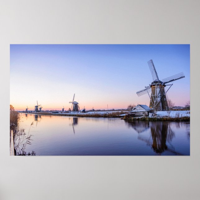 Póster Windmills during a sunrise in Holland poster (Frente)