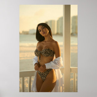 Póster Woman In A Leopard Print Bikini