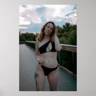 Póster Woman In Black Bikini On Boardwalk