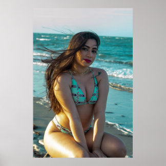 Póster Woman Posing By The Seaside