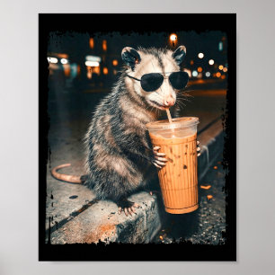 Póster Zarigüeya bebiendo café helado meme divertido de z