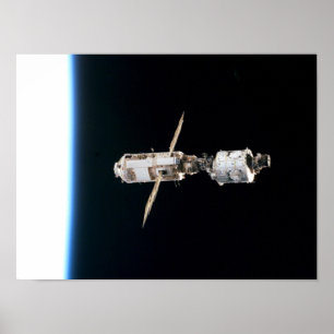 Póster Zarya y Unity forman la Estación Espacial Internac