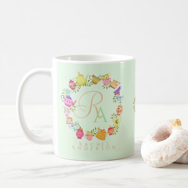 Potes y tazas de té Monograma Pastel Mug Verde (Con donut)