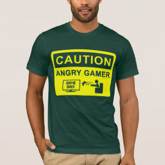 ¡Precaución! Camiseta enojada del videojugador