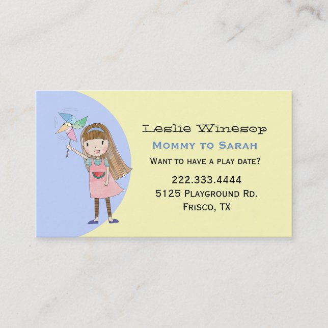 Presentación Chica con tarjeta de fecha de juego de mami PinWhe (Anverso)