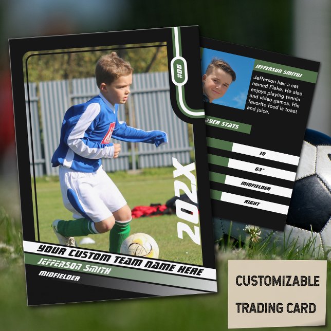 Presentación Tarjeta de intercambio de jugador de fútbol en ver (Soccer Player Trading Card in Black with Custom Team Name and Green White Elements)