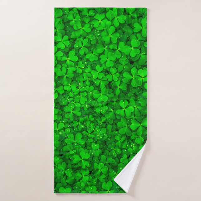 Primavera de la roca verde del trébol de hojas (Toalla de baño)