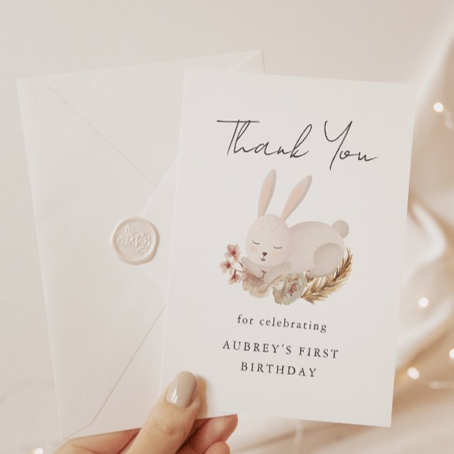 Primer cumpleaños gracias con un conejo durmiente (Subido por el creador)