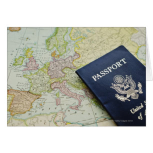 Primer del pasaporte que miente en mapa europeo