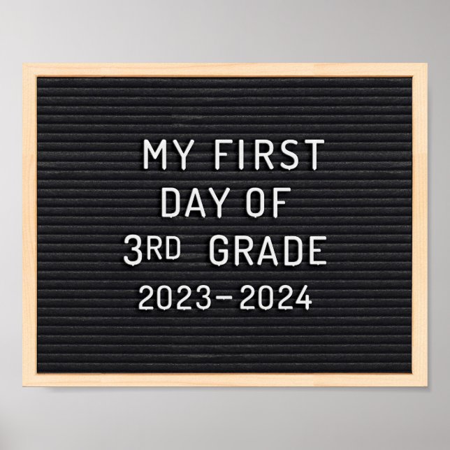 Primer día de la señal del tercer grado Primer día (Frente)