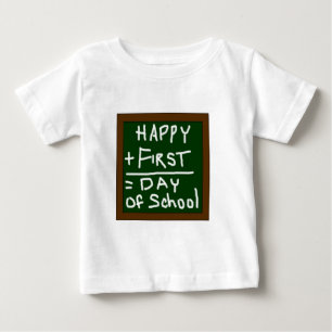 Primer día feliz de camisa del niño de la escuel