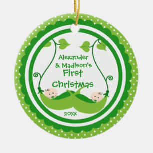 Primer ornamento del navidad del pequeño gemelo