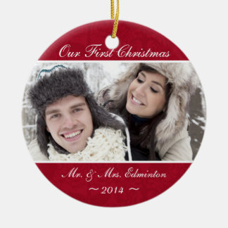 Primer ornamento del navidad del recién casado
