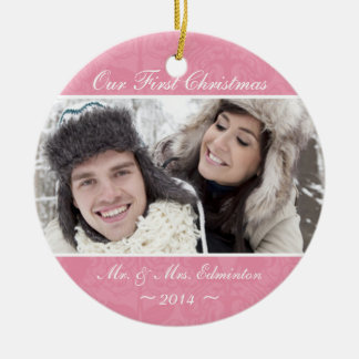 Primer ornamento del navidad del recién casado