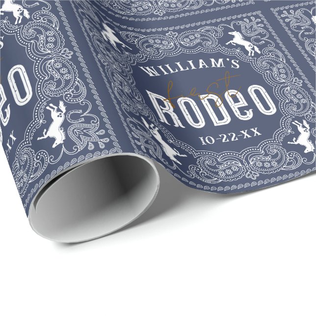 Primer rodeo de papel de envolvimiento de cumpleañ (Esquina del rollo)