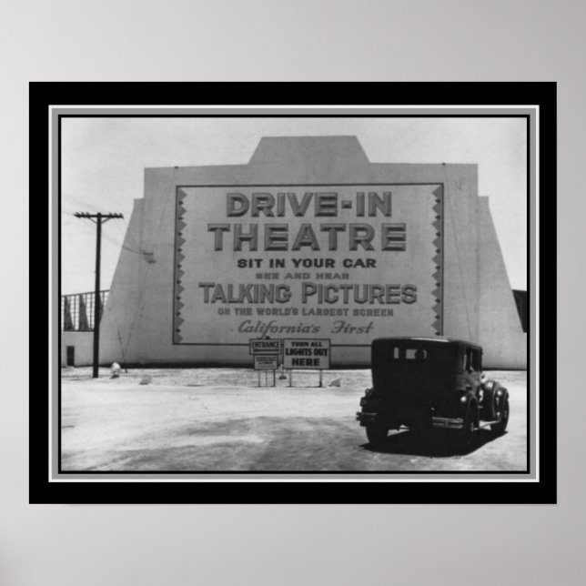 Primera impresión de B&W en el Teatro Drive-In de  (Frente)