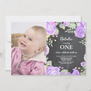 Primera invitación de cumpleaños floral púrpura