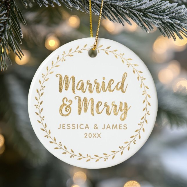 Primera Navidad Casada y Ornamento Cerámico de Cer (A cute Christmas photo ornament for the newlyweds. Features the words Married and Merry & photo. )