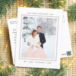 Primera Navidad moderna Mr. and Mrs Photo<br><div class="desc">Sencillo y moderno con una de sus fotos favoritas como el señor y la señora primera postal navideña.</div>