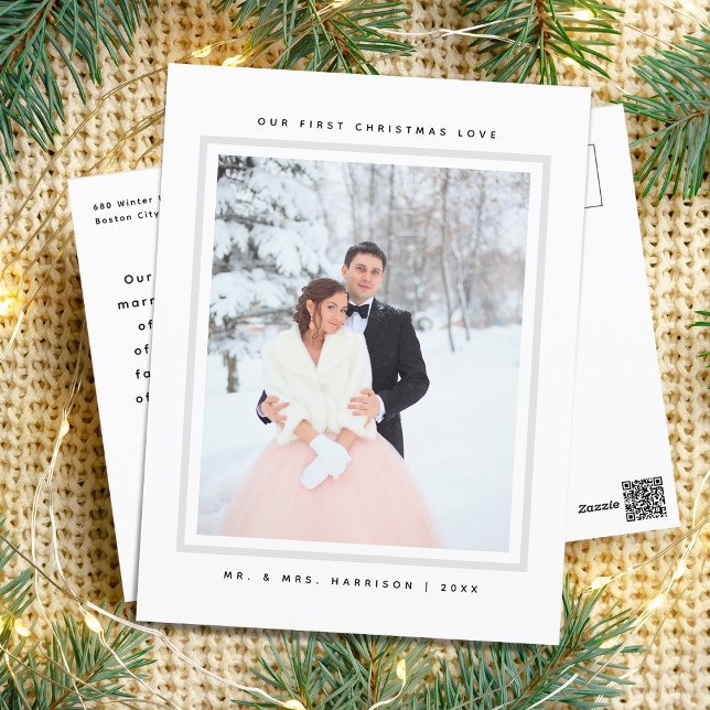Primera Navidad moderna Mr. and Mrs Photo (Modern First Christmas Mr and Mrs Photo Holiday Postcard)