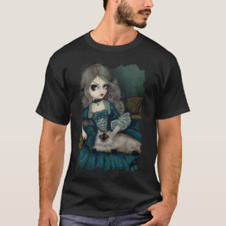 Princesa con una camisa gótica rococó del gato