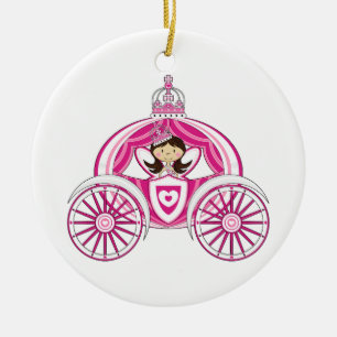 Princesa en el ornamento real del carro