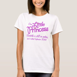 Princesa pequeña esperando camiseta de maternidad