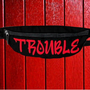 PROBLEMAS Riñonera con grafitis rojos
