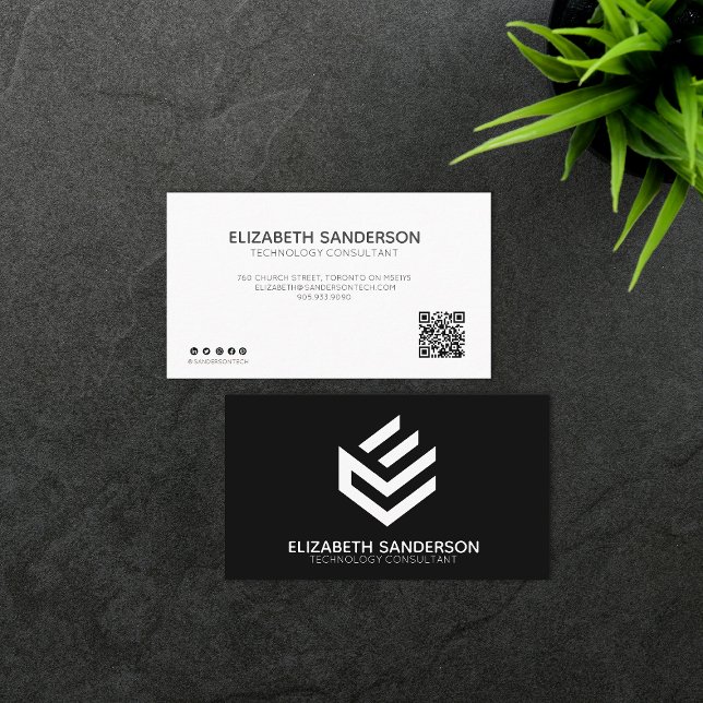 Profesional moderno con su tarjeta de visita QR CO (Subido por el creador)