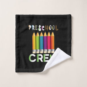Profesora de arte de la tripulación de preescolar