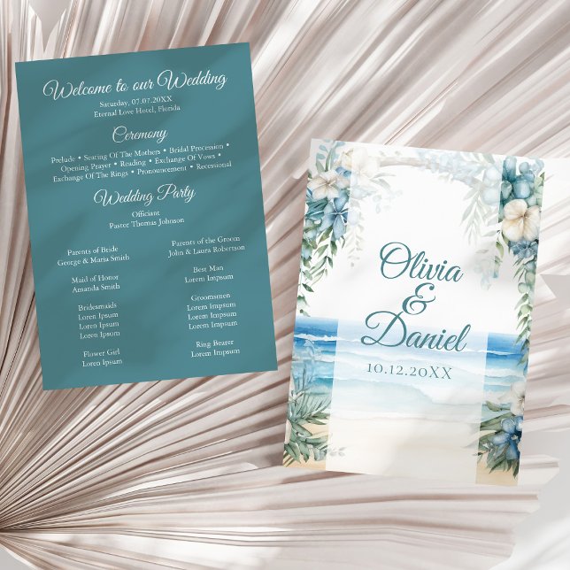 Programa de Boda con Arco Floral Azul de Boho Beac (Boho Beach Blue Floral Arch Wedding Program on a sunny neutral dry palm leaf.)