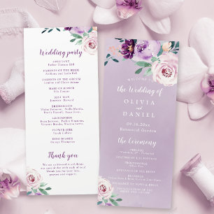 Programa de bodas florecientes con flores de púrpu