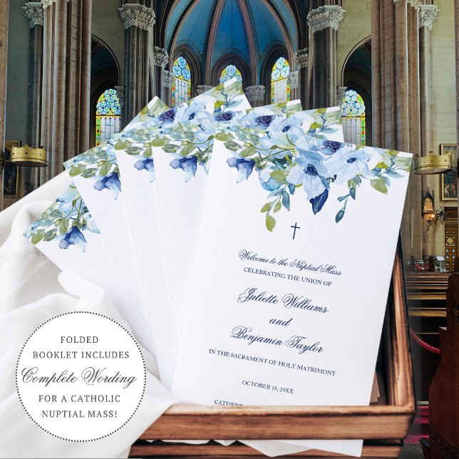 Programa de Ceremonia de Boda Católica Azul con Mi (Juliette, elegant, folded Catholic Wedding Program with Full Mass in dusty blue and navy blue. )