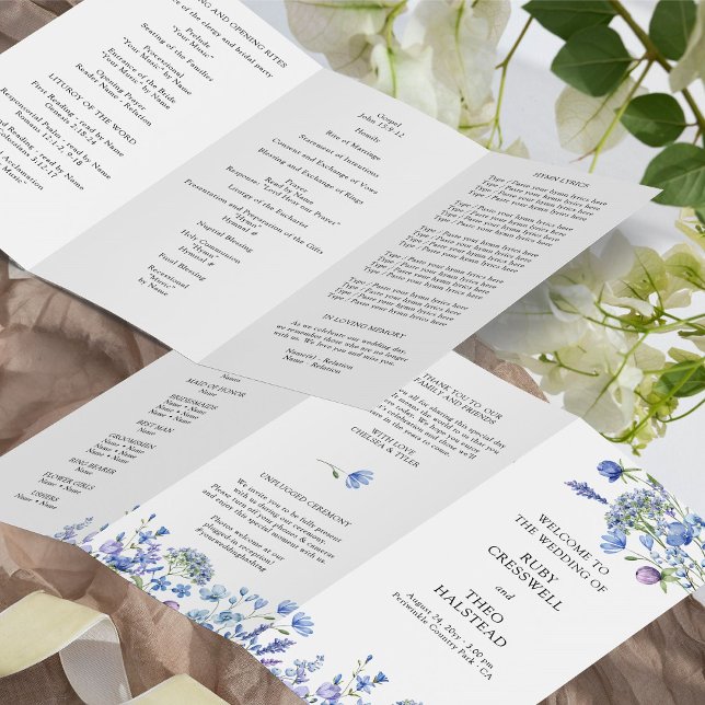 Programa de Ceremonia de Boda con Flor Silvestre P (Wedding Program from the Lilac Periwinkle Wildflower Collection by Darling & May)