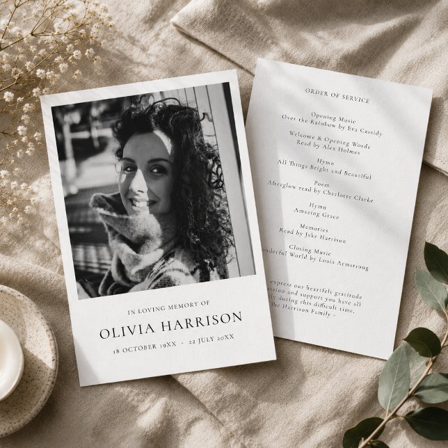 Programa de Funeral | Tarjeta de Foto de Servicio  (Personalized funeral program with photo front and order of service back for memorial guests.)