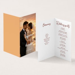 Programa de votos de boda en la playa al atardecer