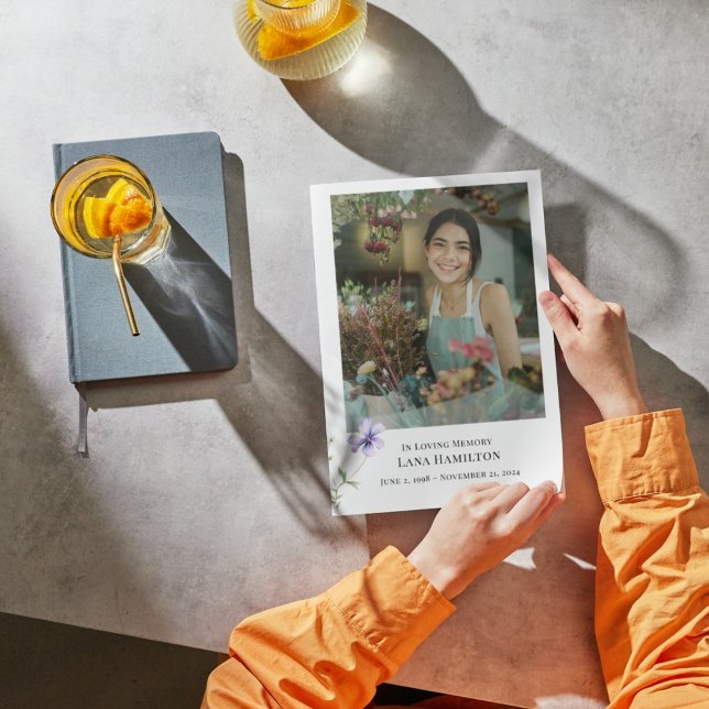 Programa Funeral de Fotografía Purple Lilly Simple (Subido por el creador)