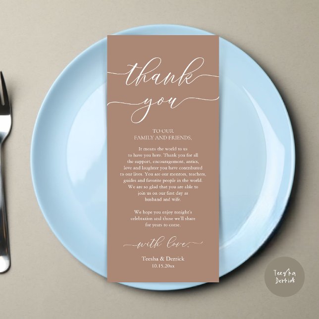 Programa Moderno Romance Dinner Place Setting Gracias Card (Wedding Dinner Place Setting Thank You Card, Plate Decoration, Modern Script, in Taupe)