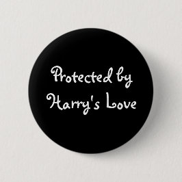 Protegido por el botón de amor de Harry