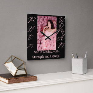 Proverbios 31 Mujer Reloj de pared cuadrado negro