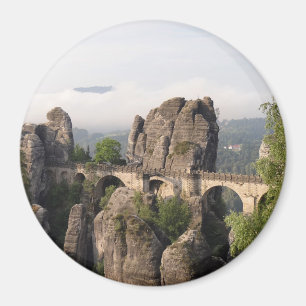 Puente de Bastei en el imán redondo de Alemania
