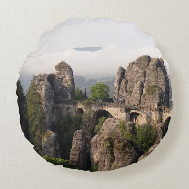 Puente de Bastei en la almohada redonda de (Anverso)