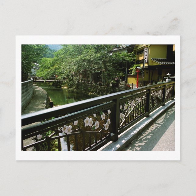 Puente de flores de cerezo en la postal Kinosaki (Anverso)