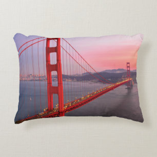 Puente de la puerta de oro tira almohada