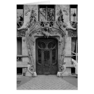 Puerta de entrada a los apartamentos 2