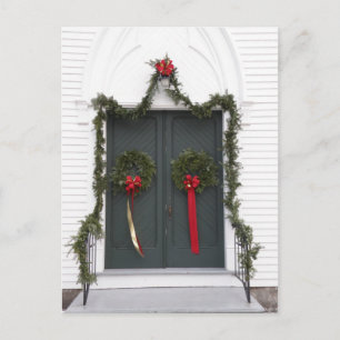 Puerta de la iglesia en el navidad
